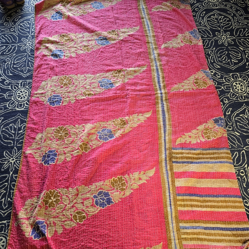 Kantha Quilted Blanket 55×85 - Picture 4 of 16